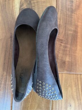 Cliffs by WHITE MOUNTAIN Brown Studded Ballet Flats
